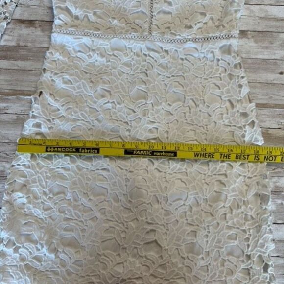 RYAN MICHELLE Sheath Dress Medium White Lace Overlay Lined Bell Sleeve Summer - Picture 14 of 16